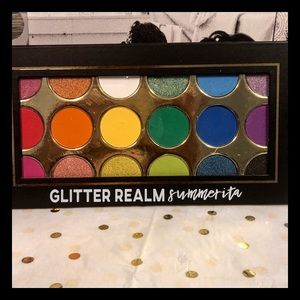 NWOT: Glitter Realm Summrita Color Me Bad palette